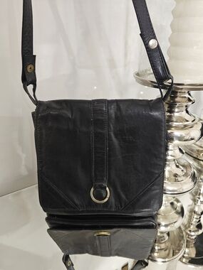 Black Leather Men’s Crossbody Bag - Classic Urban Style